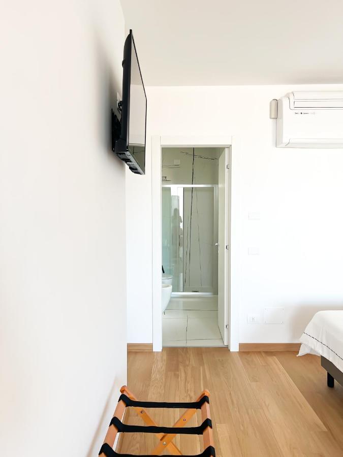Glass House - Smart Rooms & Parking Lecce Esterno foto