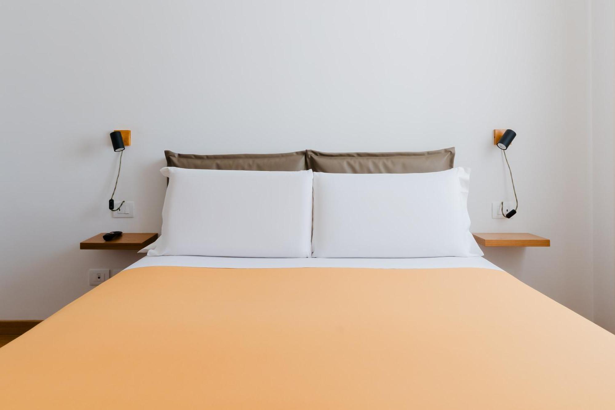 Glass House - Smart Rooms & Parking Lecce Esterno foto