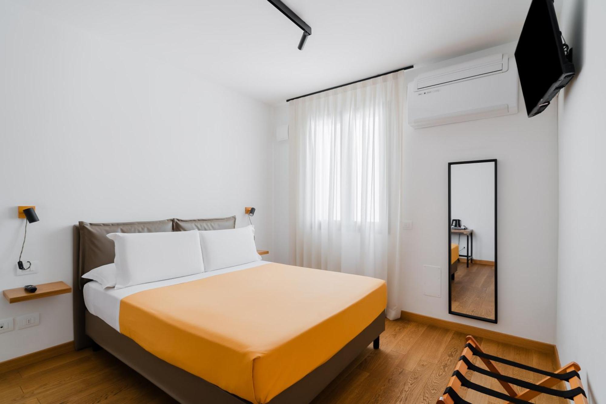 Glass House - Smart Rooms & Parking Lecce Esterno foto