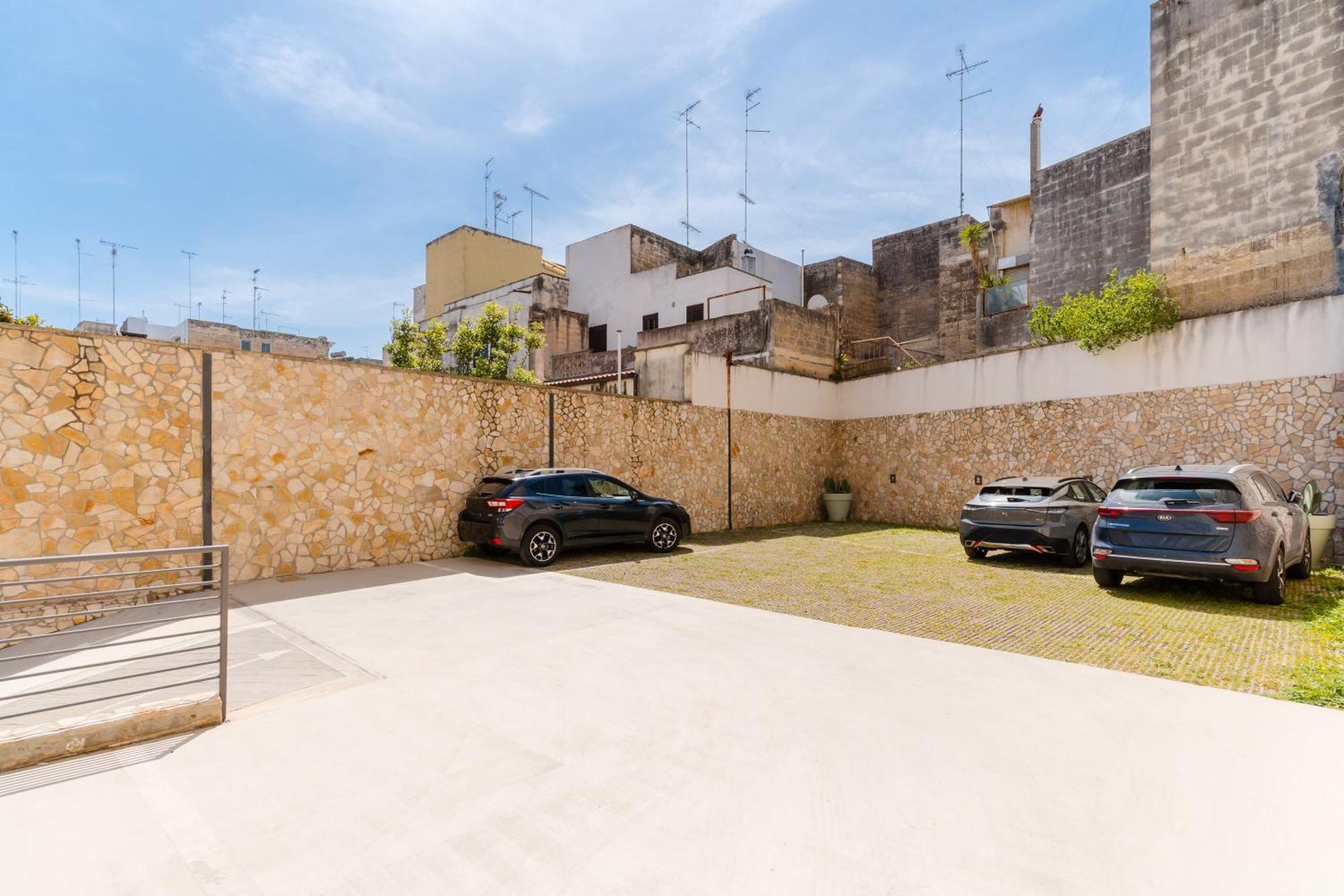 Glass House - Smart Rooms & Parking Lecce Esterno foto